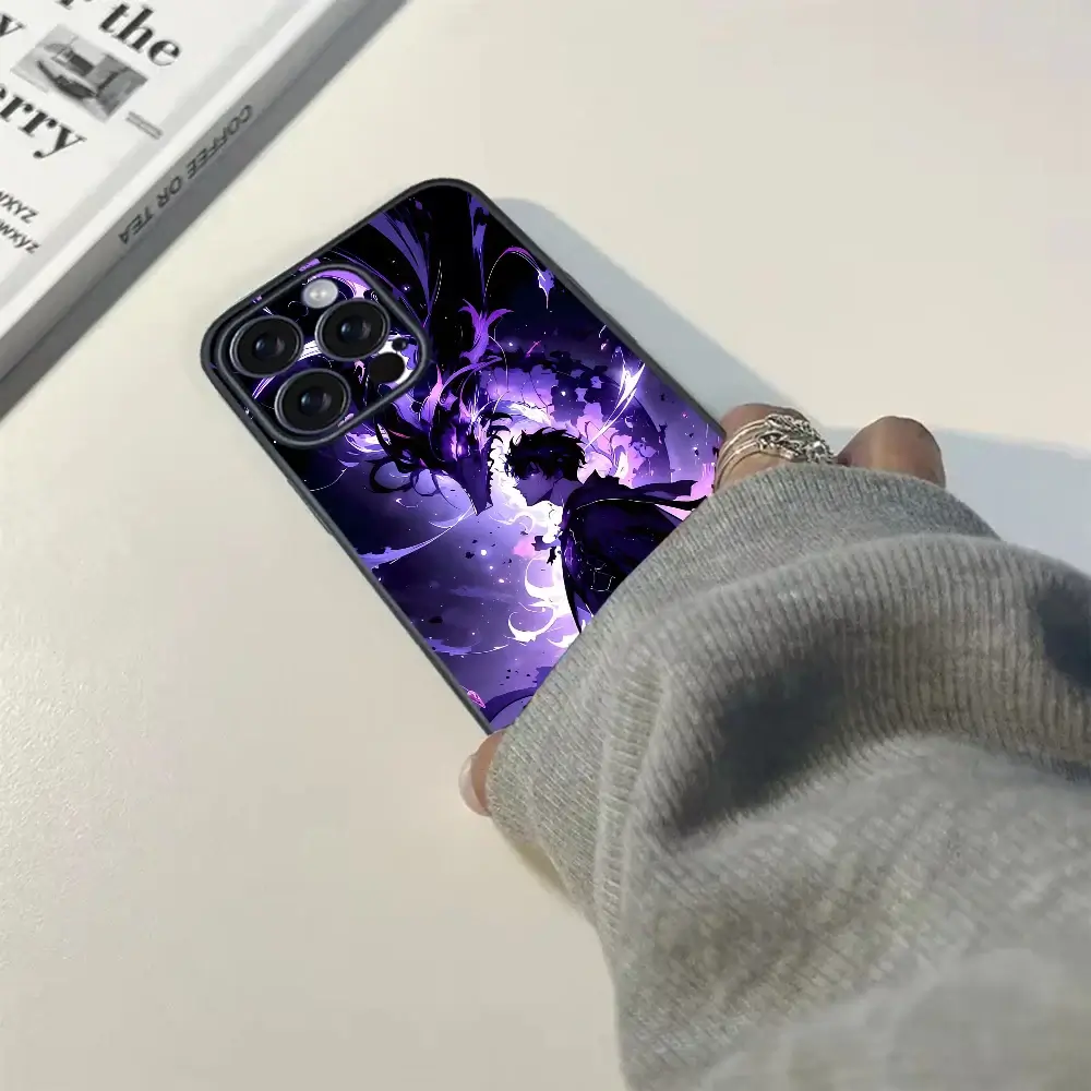 A soft TPU Solo Leveling Phone Case featuring Sung Jinwoo anime art, compatible with Apple iPhone 16, 15, and 14 Pro Max.