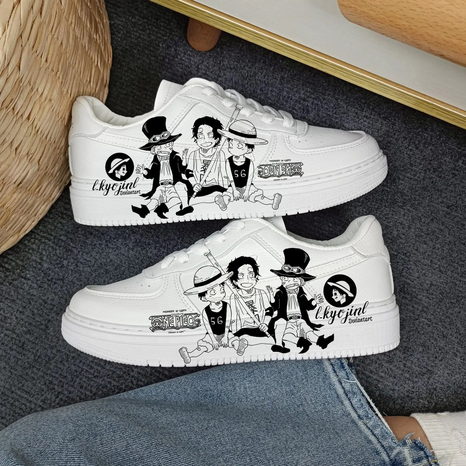 Trendy Roronoa Zoro Shoes featuring a green two-dimensional anime design, lightweight low-top sneakers for boys and men.