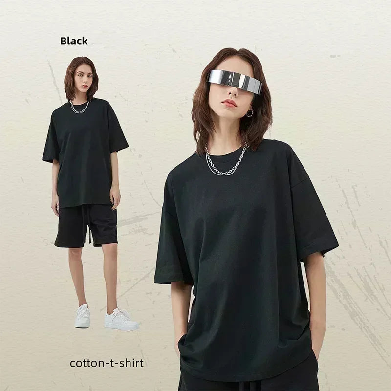 A casual One Piece Shanks T-shirt for men and women, featuring the anime character in a summer fashion style.